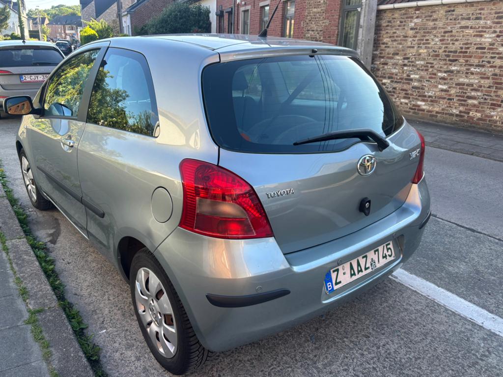 Toyota Yaris 1.3 essence/Automatique /151 000km, Autos, Toyota, Achat, Entreprise, Automatique, Yaris