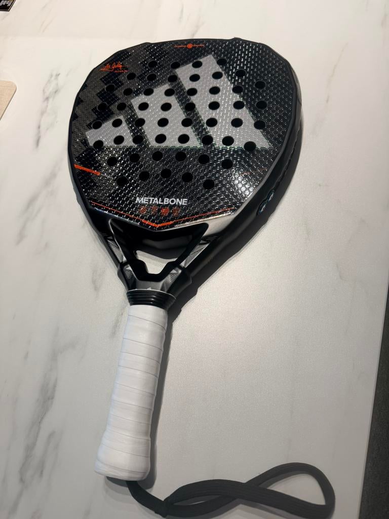 Nieuwe racket Adidas Metalbone 2026, Ophalen, Nieuw