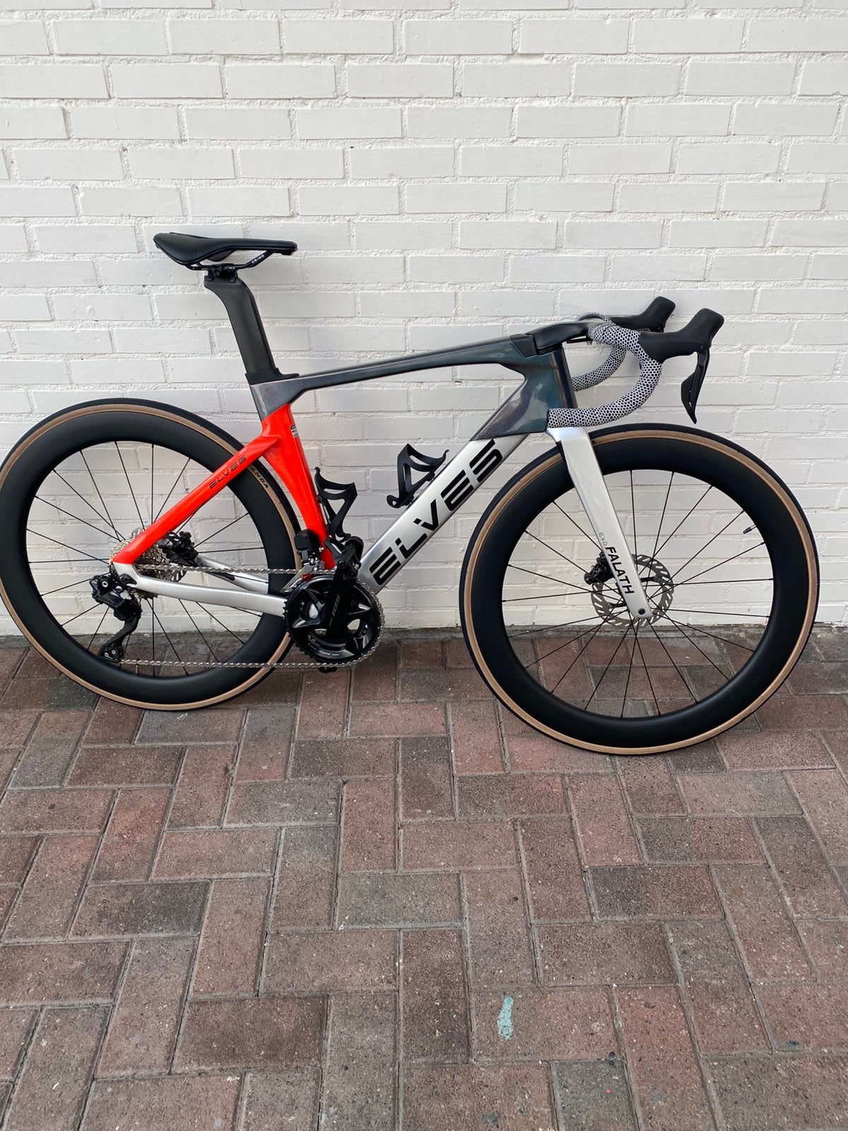Elves flat evo maat 49 voor pers. Van 163 tot172 cm, Fietsen en Brommers, 28 inch, Carbon, Heren, Nieuw