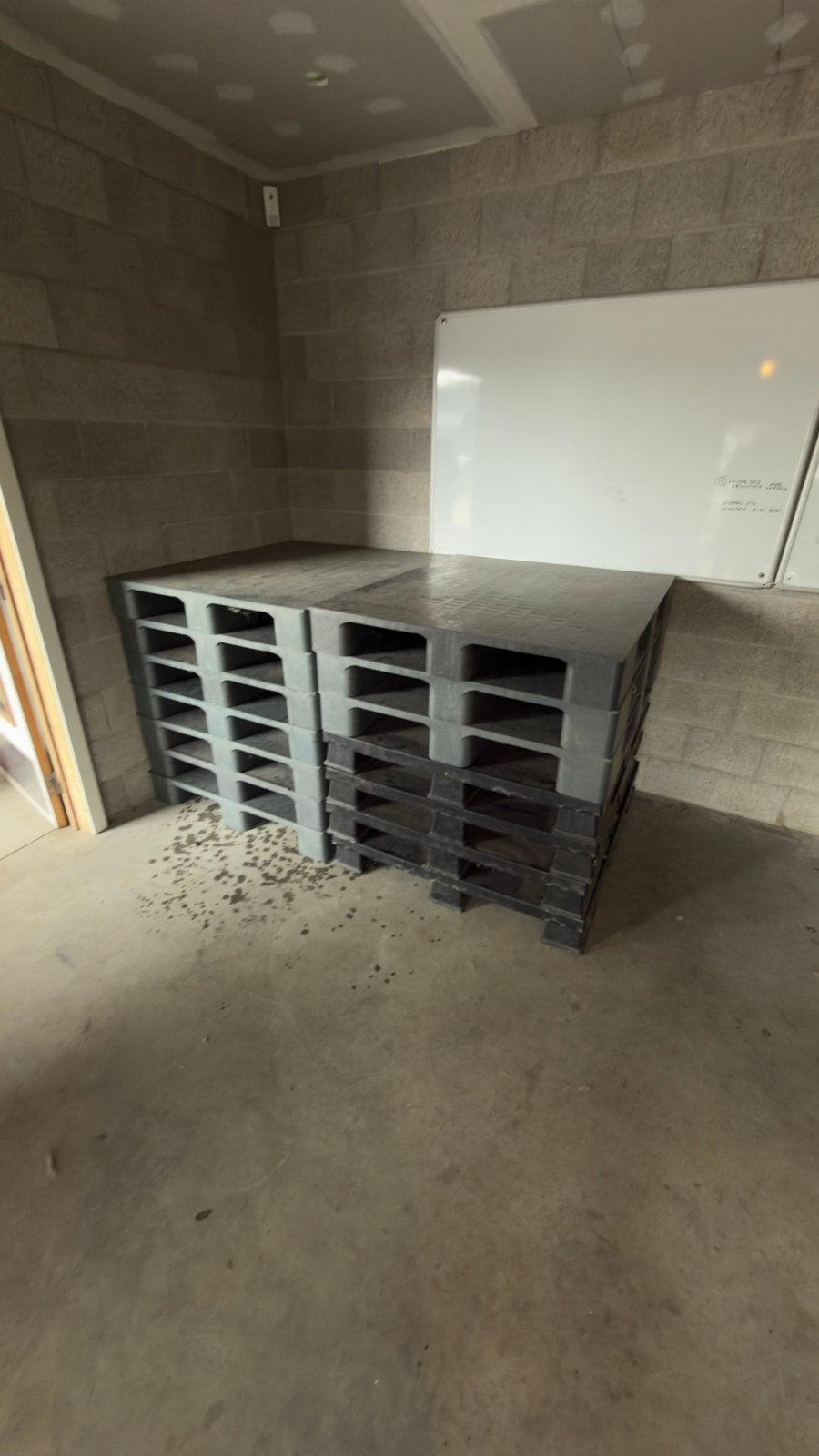 Palletten kunststof, Enlèvement