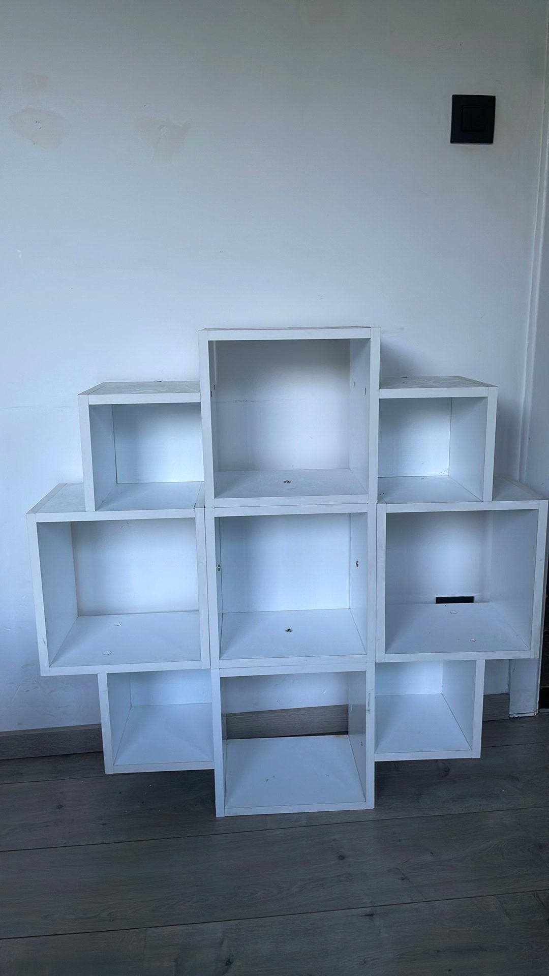 Kast, Enlèvement
