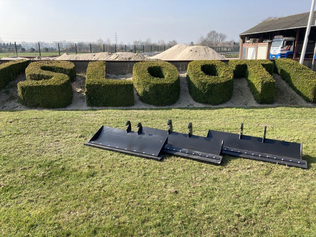 Sloot zie omschrijving Rubber grondschuif/flap CW05 CW10, Zakelijke goederen