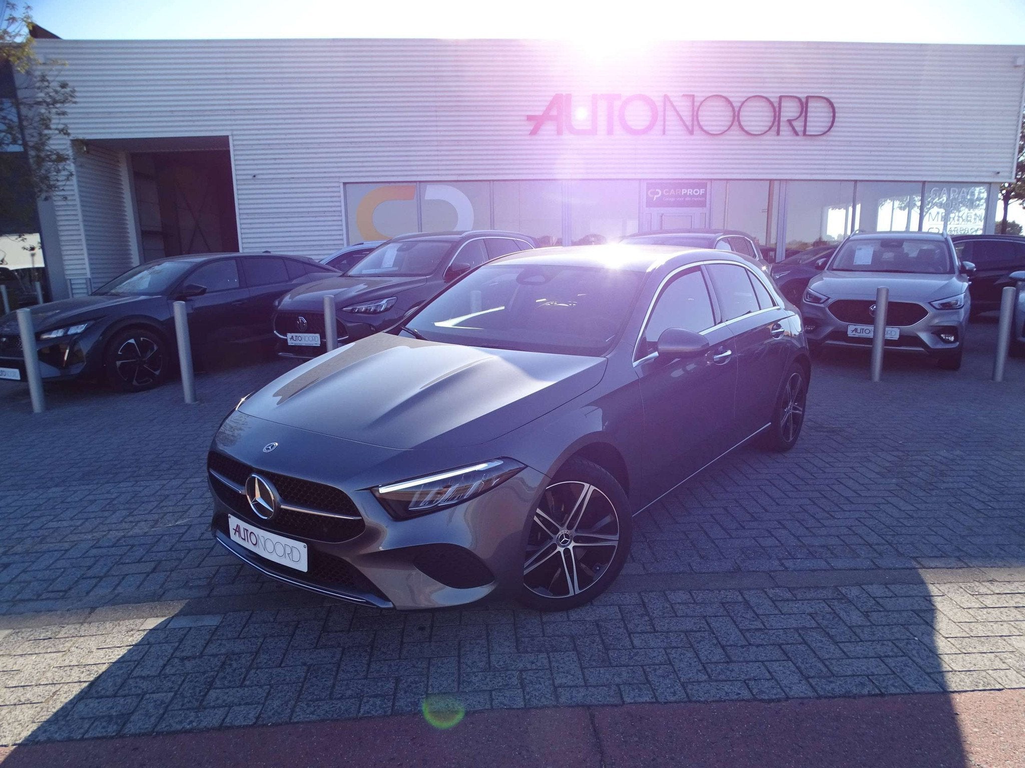 Mercedes-Benz A-Klasse 250 A 250 e PHEV Luxury Line (160 kW), Adaptive Cruise Control, Gebruikt, Zwart, 4 cilinders