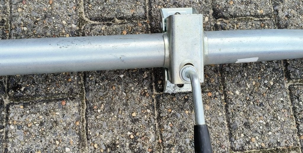 Steunpoot voor aanhangwagens en caravans, Ophalen