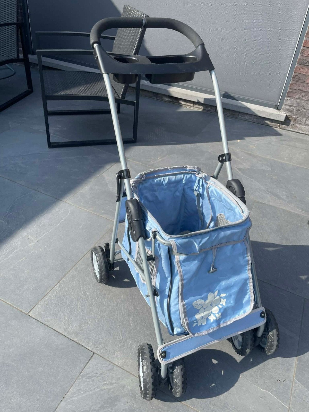 Kleine hondenbuggy, Ophalen