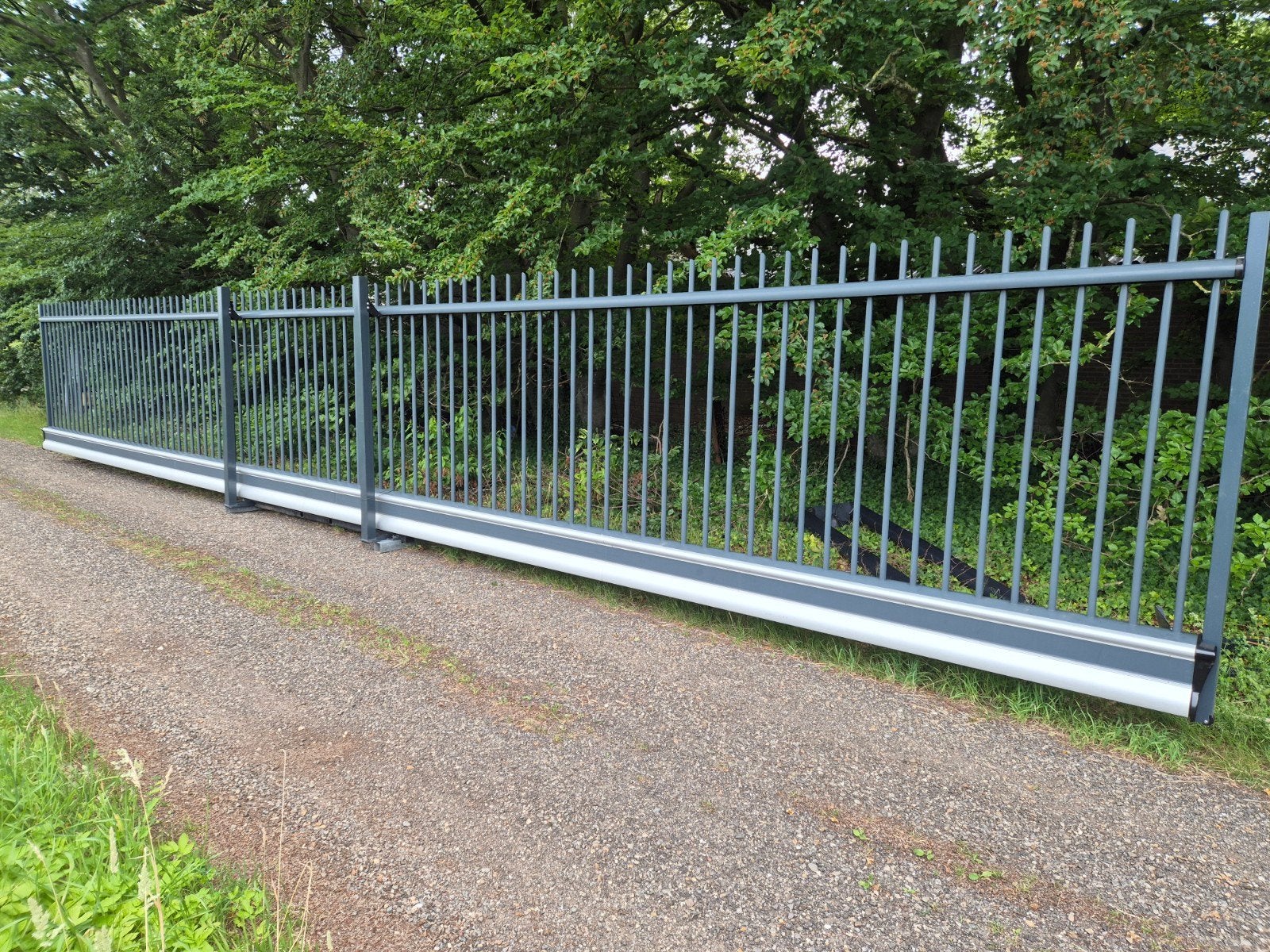 vrijdr.elek.schuifpoort 10 mtr doorgang,2 mtr hoog antraciet, Tuin en Terras, Ophalen, Gebruikt, Aluminium, Schuifpoort