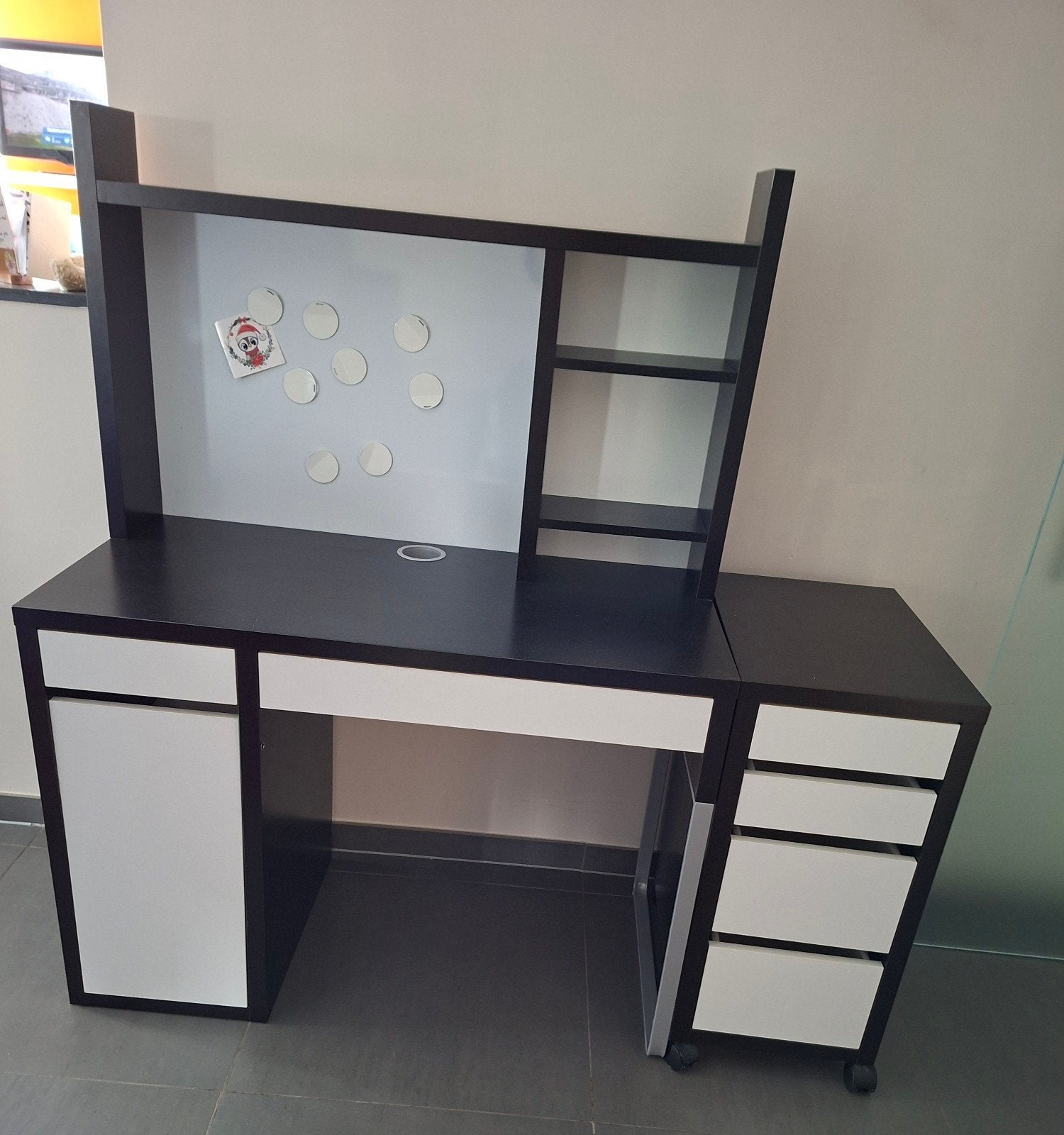 Prachtig bureau met extra ladeblok, Enlèvement, Blanc