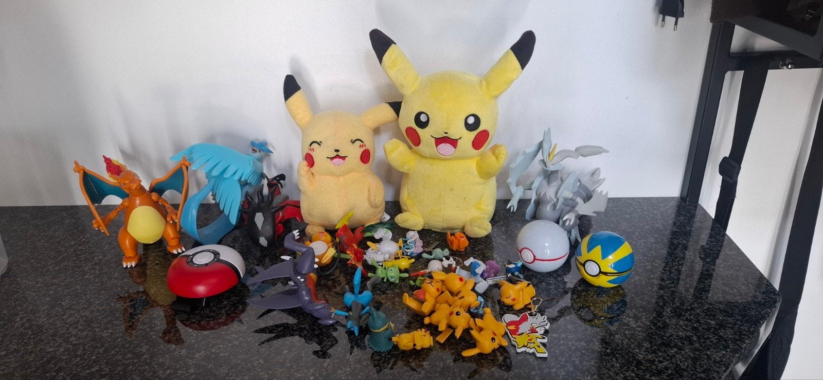 Pokemon actiefiguren en knuffels, Kinderen en Baby's, Ophalen, Zo goed als nieuw