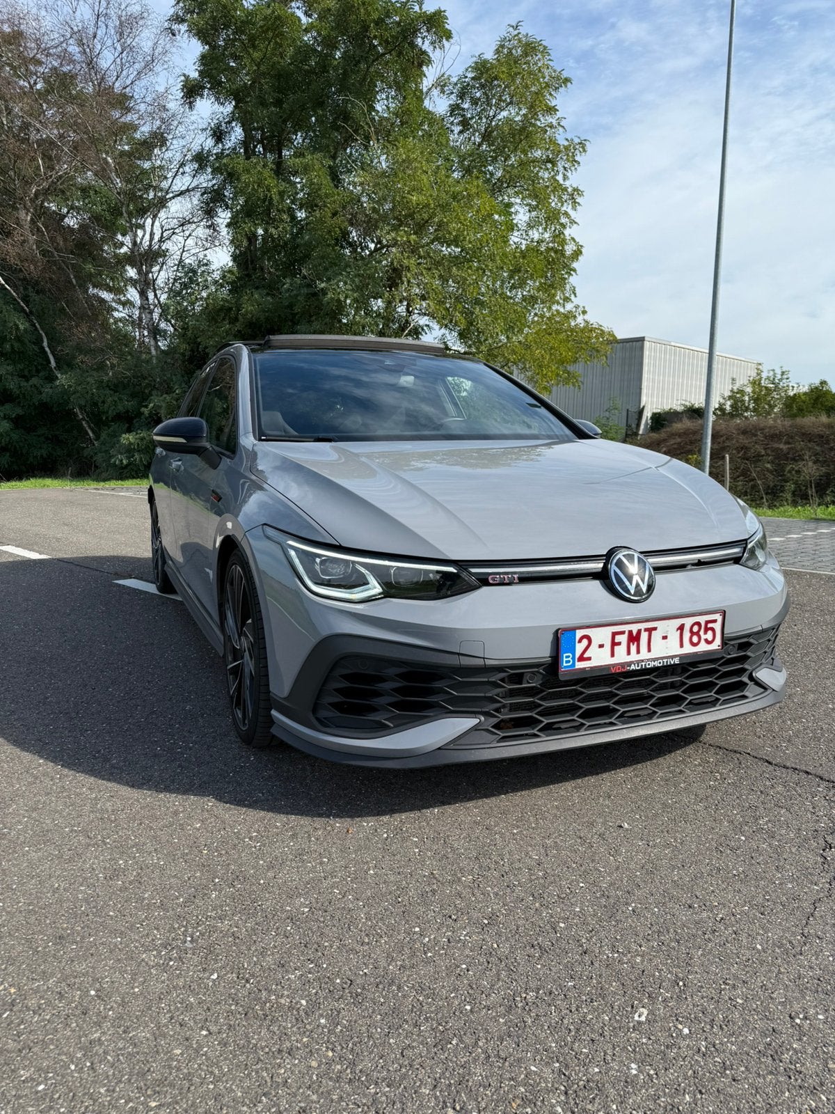 VW Golf 8 GTI Clubsport 300PK DSG | Nardo Grey | Pano, Auto's, Alcantara, 5 deurs, Zilver of Grijs, Stadsauto
