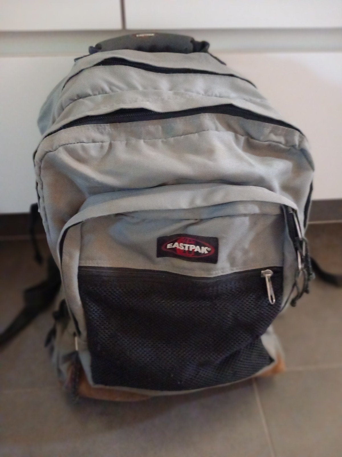 oude eastpak aan 1€, Ophalen, Gebruikt, Grijs, Rugtas