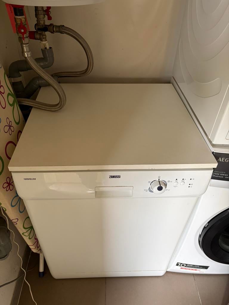 Vaatwas Zanussi, Elektronische apparatuur, Vaatwasmachines, Ophalen, Zo goed als nieuw, Inbouw