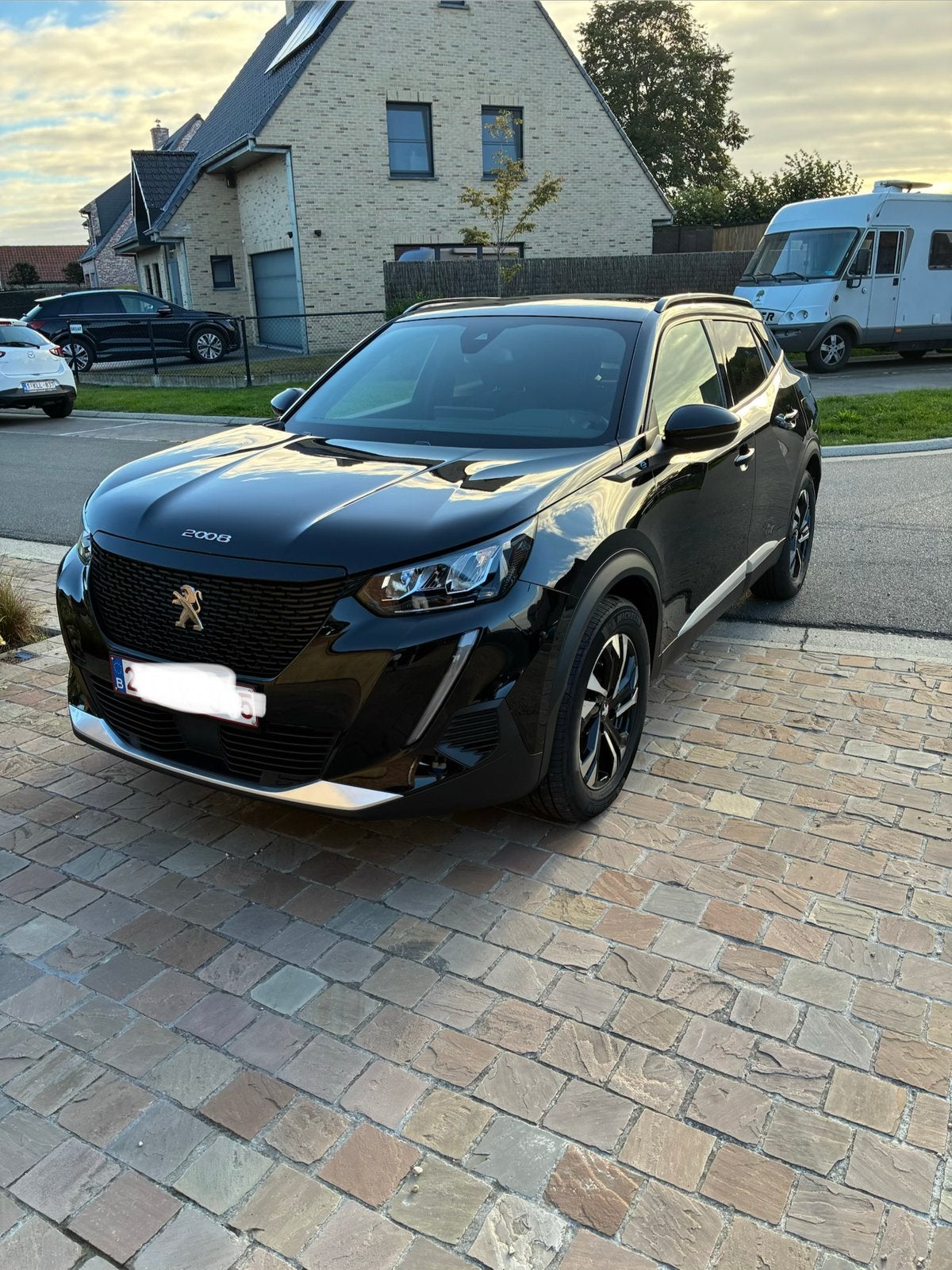 Peugeot e-2008, Autos, Achat, Carnet d'entretien, Noir, 5 portes