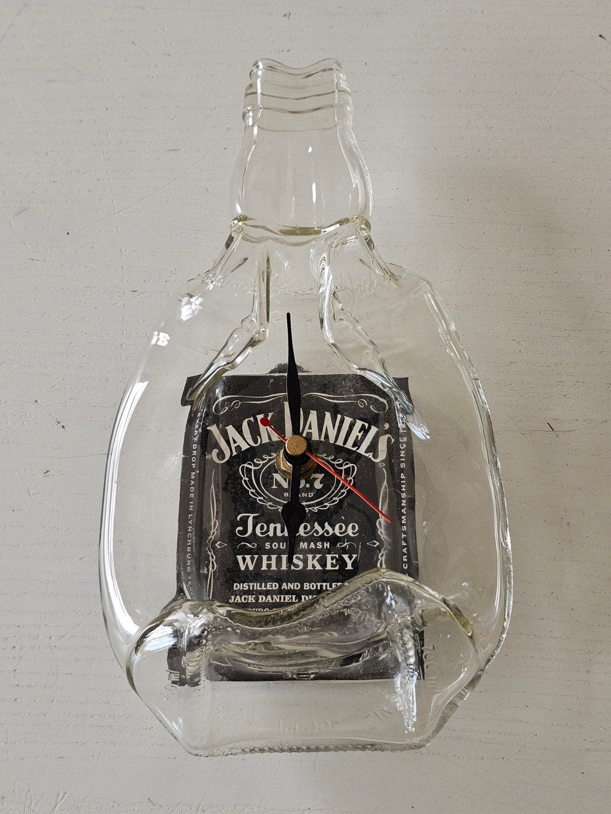 Horloge murale Jack Daniels en forme de bouteille écrasée., Collections, Enlèvement ou Envoi