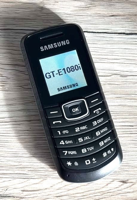 Samsung GT E1080i + oplader, Ophalen of Verzenden