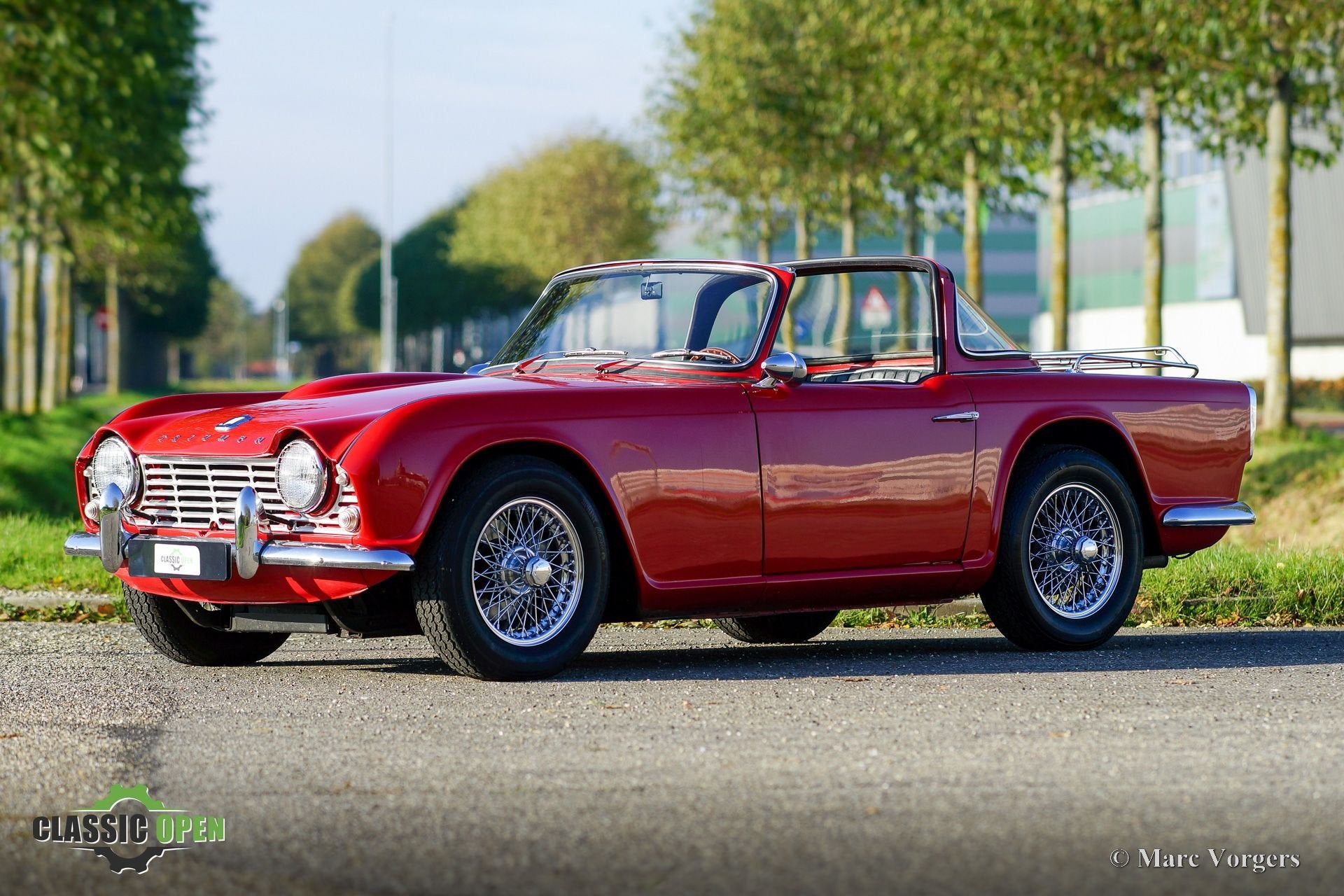 Triumph TR4, Autos, Rouge, Achat, Intérieur cuir, Entreprise