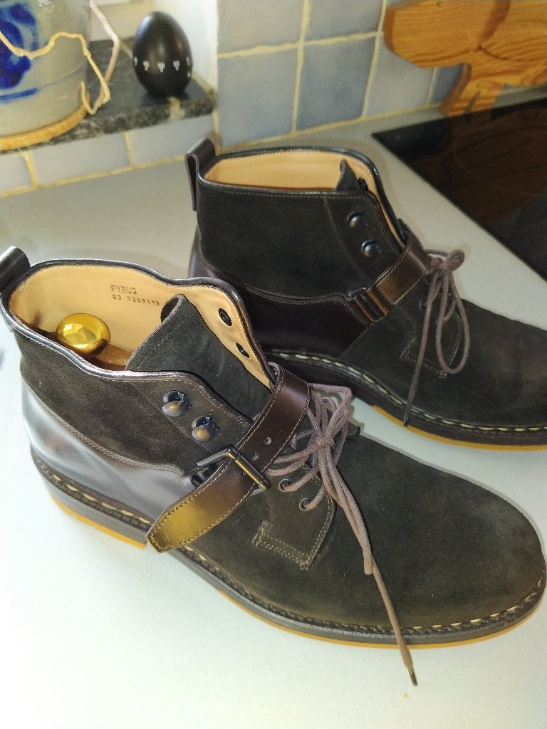 Bottillons Heschung daim et cuir (pt. 43), Enlèvement