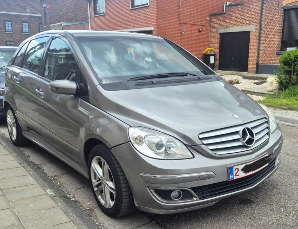 Mercedes B180, Système audio, Achat, 4 portes, Boîte manuelle