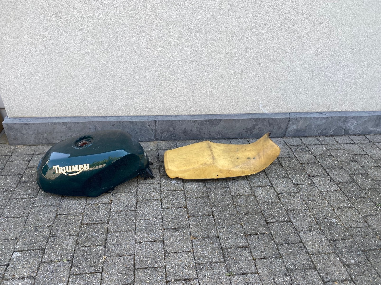 Triumph 900 van 1994 tot .  Tank en zadel, Ophalen, Triumph