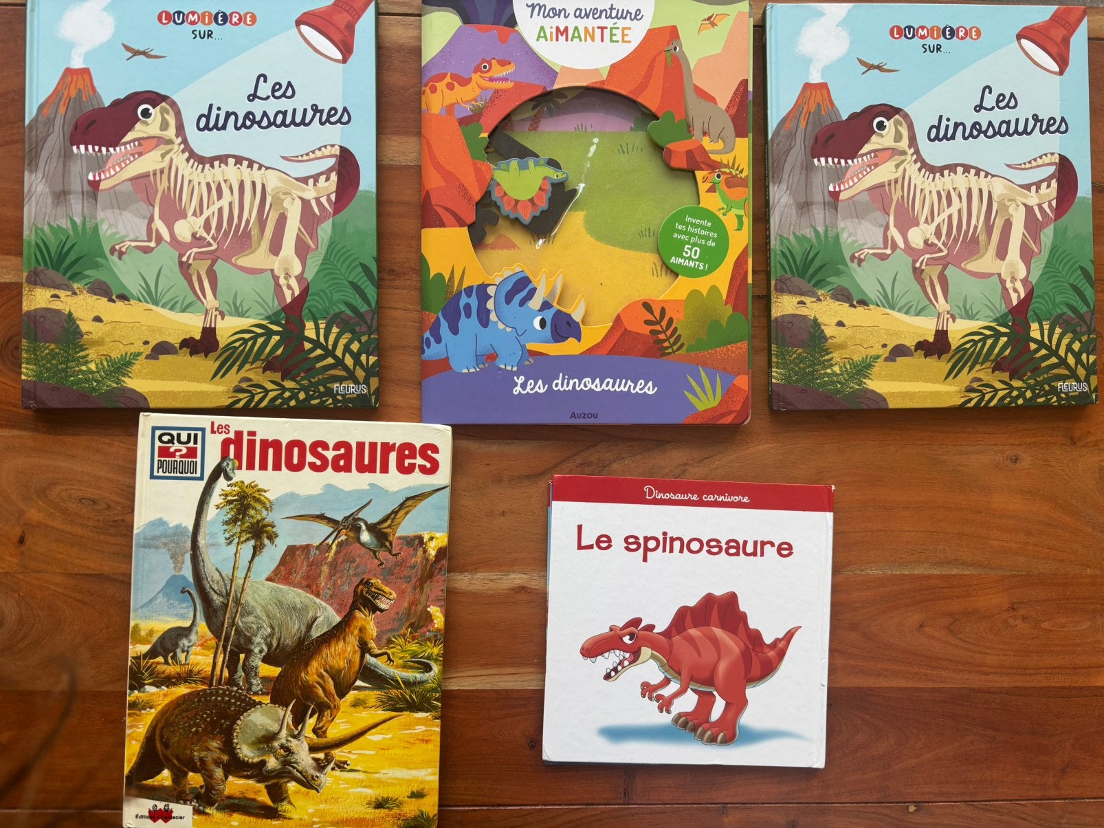 Lot de livres dinosaures, Enlèvement, Comme neuf