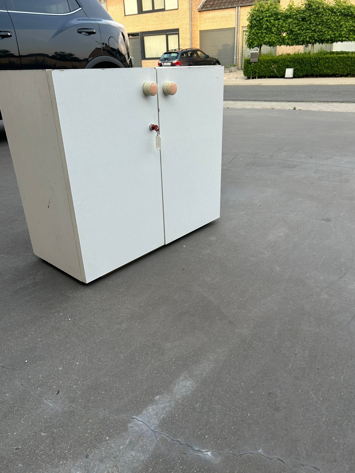 Witte kast hout, Huis en Inrichting, Kasten | Roldeurkasten en Archiefkasten, Ophalen, Gebruikt, 50 tot 100 cm, Met slot