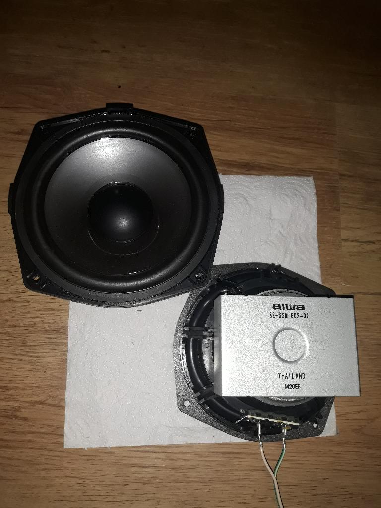 aiwa woofers 16 cm, Ophalen of Verzenden, Zo goed als nieuw, 60 tot 120 watt, Overige typen