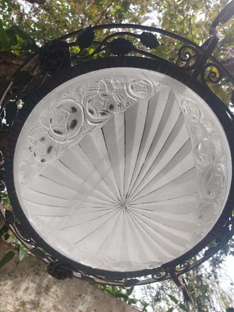 Lustre art déco, Enlèvement