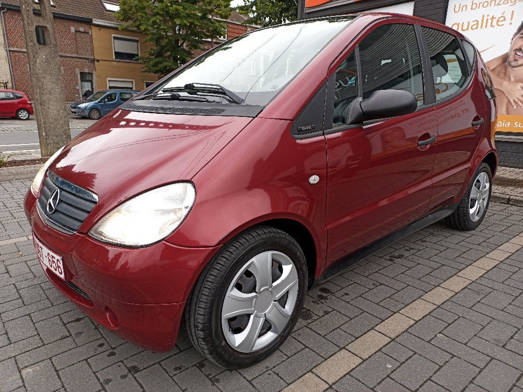 MB-A140i. 80km. 2002. Prêt à être immatriculé. En très très, Autos, Mercedes-Benz, Rouge, Classe A, Achat, Boîte manuelle