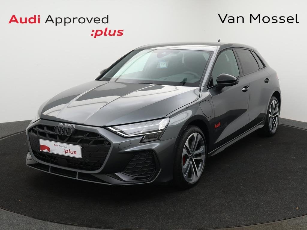 Audi A3 Sportback PHEV A3 Sportback PHEV 45 TFSI e Competiti, Auto's, Audi, Automaat, https://public.car-pass.be/vhr/d541e675-02e0-401f-bd01-49de34183c6c