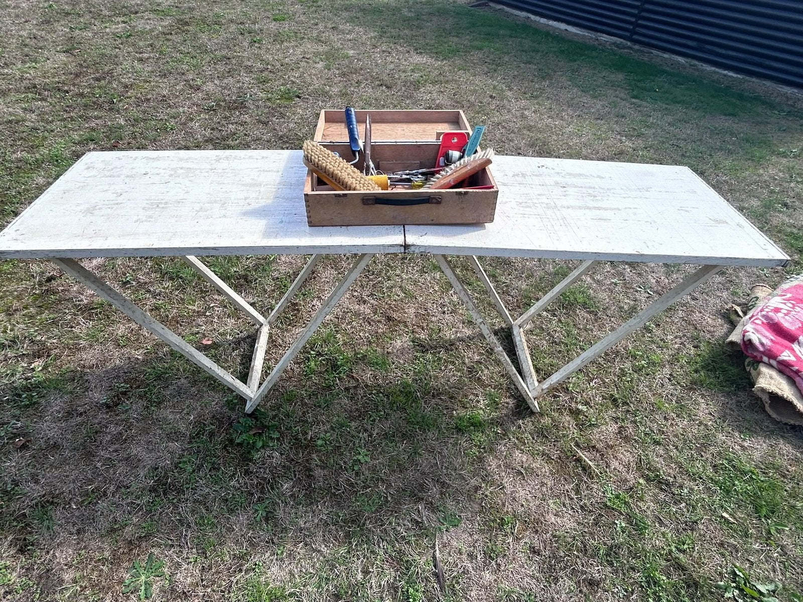 Behangtafel en gerei, Caravans en Kamperen, Ophalen, Zo goed als nieuw