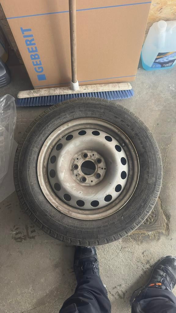 4 jantes vito 196/65/r16c et 4 jantes 205/65/r16c, Autos : Pièces & Accessoires, Pneus & Jantes, Enlèvement, Utilisé