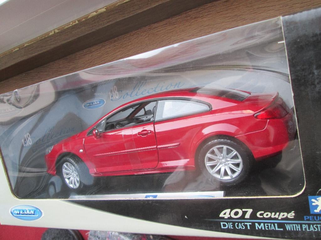 Welly Peugeot 407 Coupé rotm. 1:18, Ophalen of Verzenden, Zo goed als nieuw, Auto, Welly