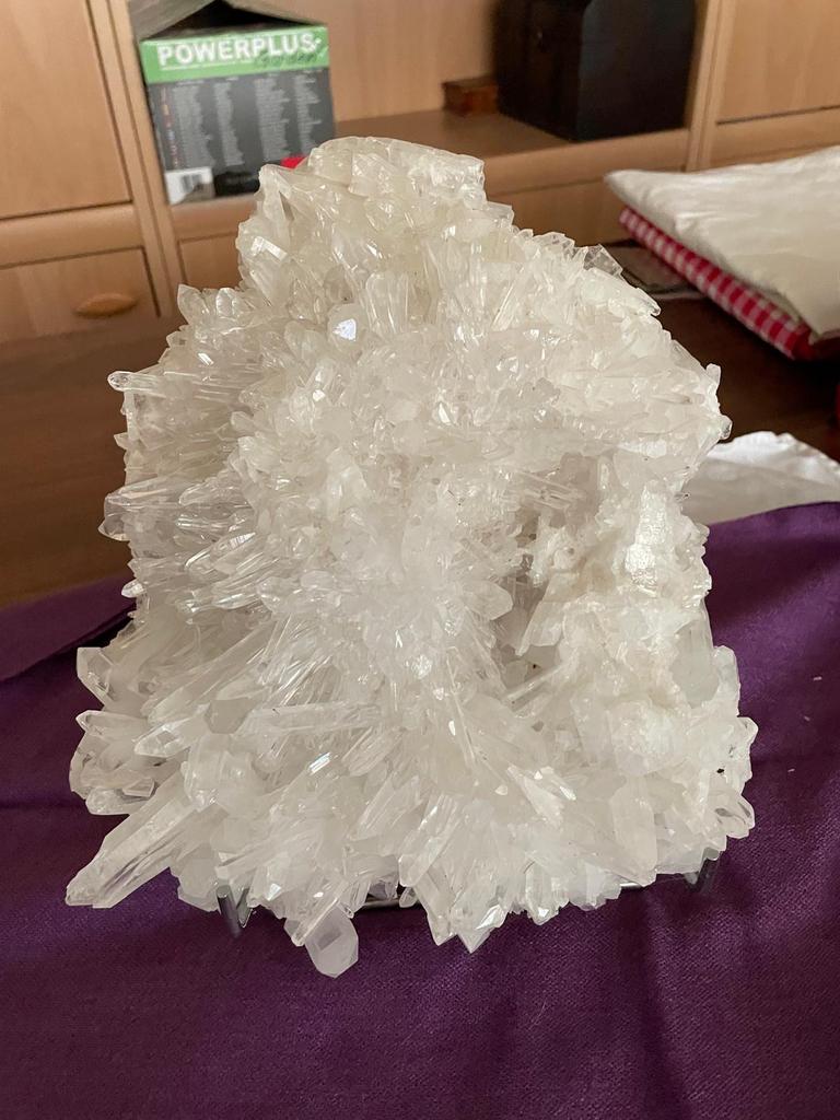 Grote cluster van bergkristal – 25 x 24 cm, Verzamelen, Mineralen en Fossielen, Mineraal, Ophalen of Verzenden