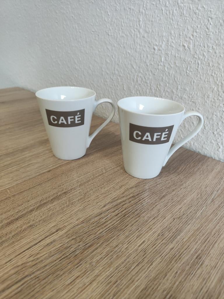 Twee witte tassen – Café design, Ophalen, Zo goed als nieuw