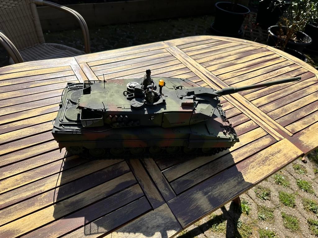 Tamiya Leopard A2 6, Ophalen of Verzenden, Zo goed als nieuw