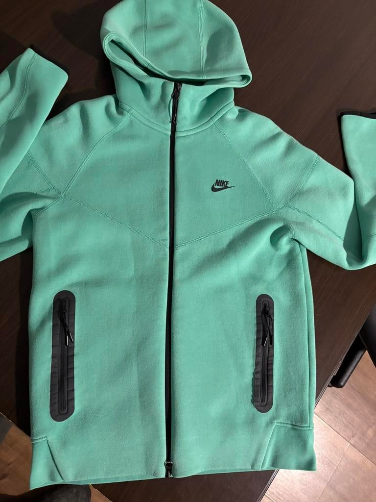 Nike tech menthe, Enlèvement ou Envoi, Comme neuf, Taille 48/50 (M), Vert