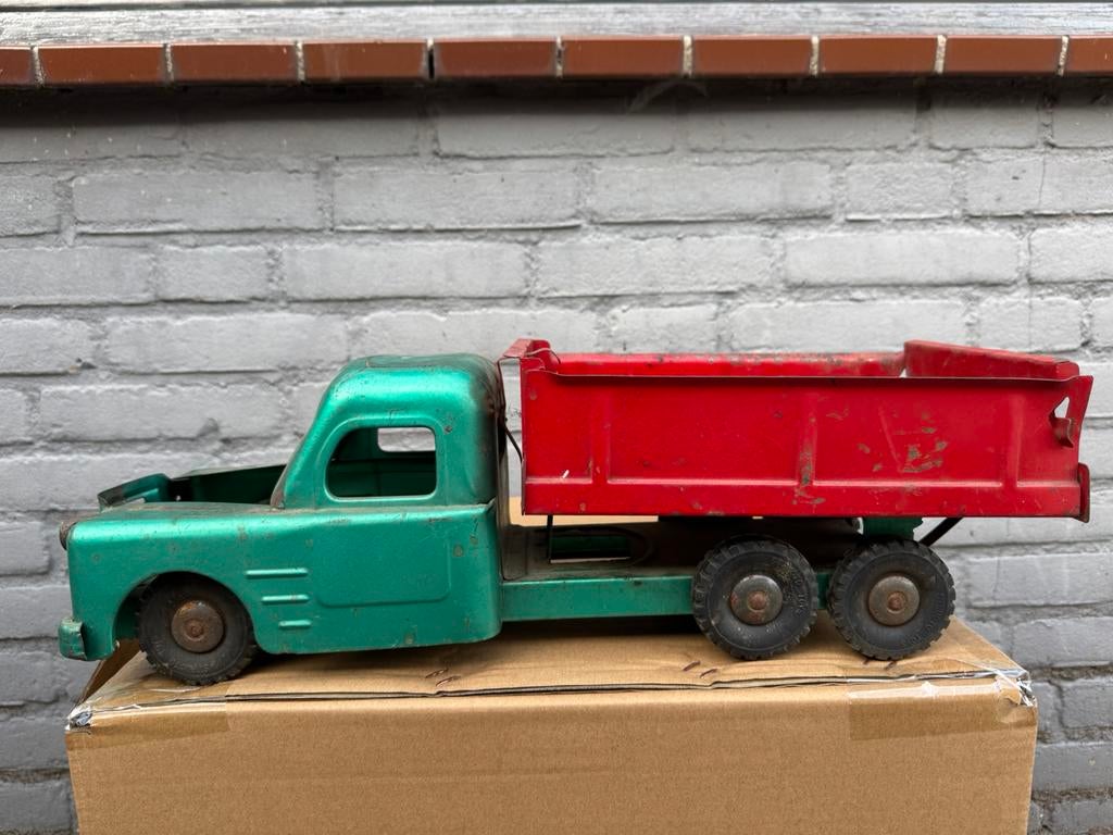 Oude metalen speelgoed truck, Antiek en Kunst, Ophalen of Verzenden