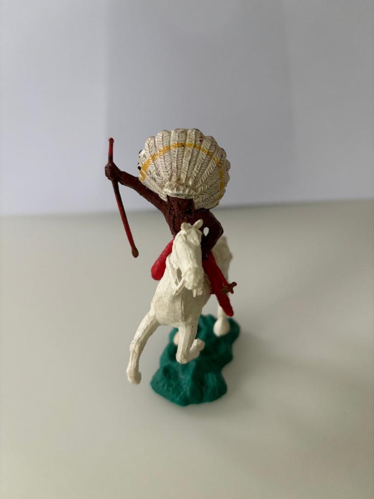 Crescent Toys Indien à cheval Made in England, Enlèvement ou Envoi, Comme neuf, 1:50 ou moins, Personnage ou Figurines