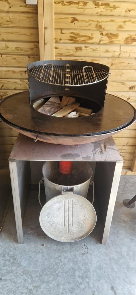 Cortenstaal BBQ, Tuin en Terras, Houtskoolbarbecues, Zo goed als nieuw, Ophalen