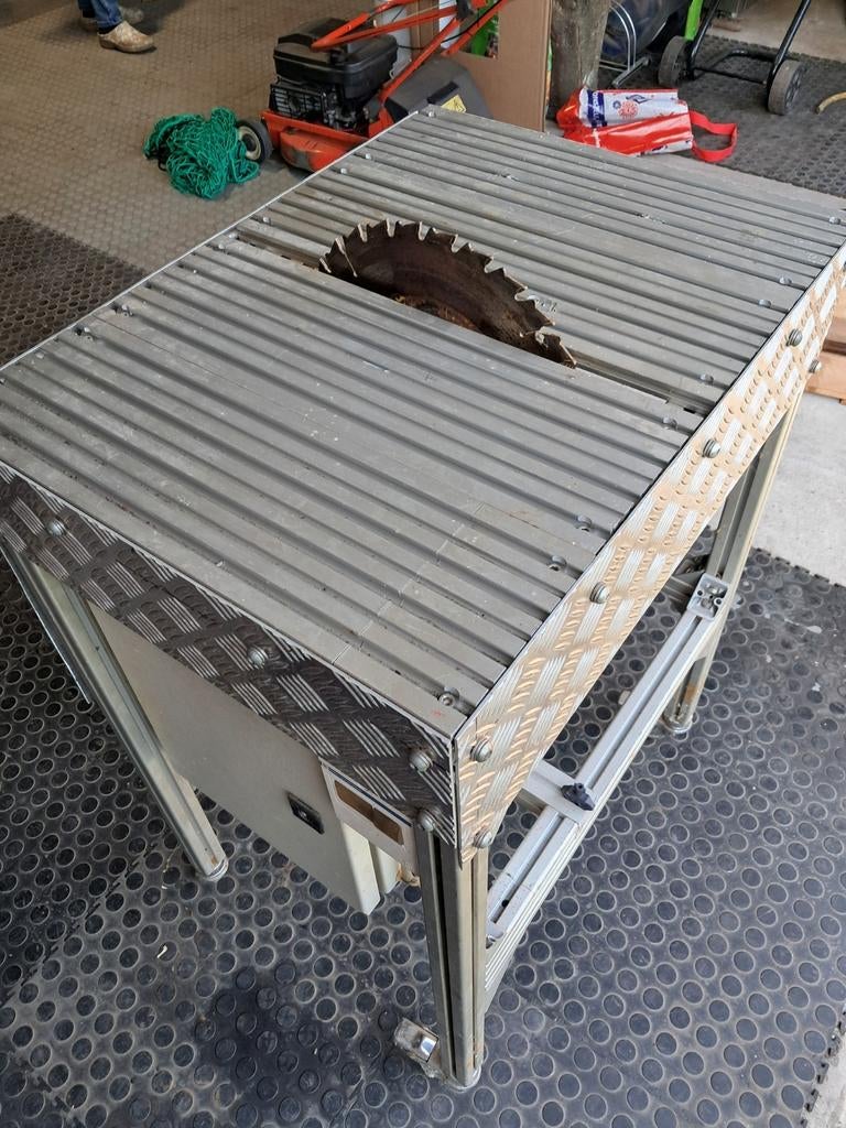 Zaagtafel hout, Ophalen, Zo goed als nieuw, Afkortzaag