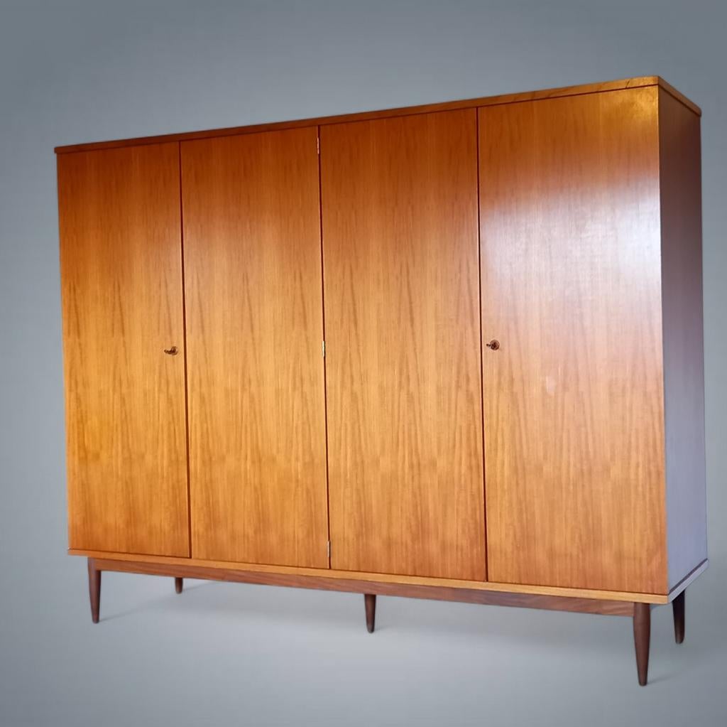 Garde-robe Vintage Highboard Oswald Vermaercke V-form 1960's, Enlèvement, Vintage
