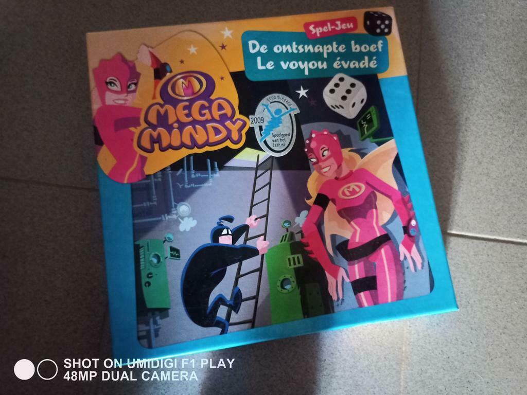 Mega Mindy spel de ontsnapte boef, Trois ou quatre joueurs, Enlèvement ou Envoi, Comme neuf, Studio 100