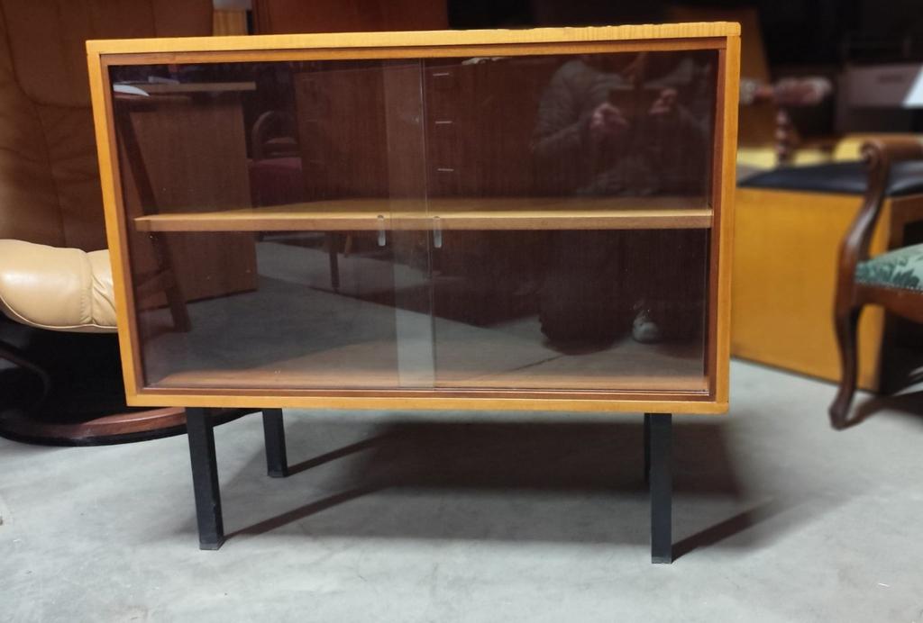 Vintage vitrinekast Belform Alfred Hendrickx, Huis en Inrichting, Ophalen, Zo goed als nieuw