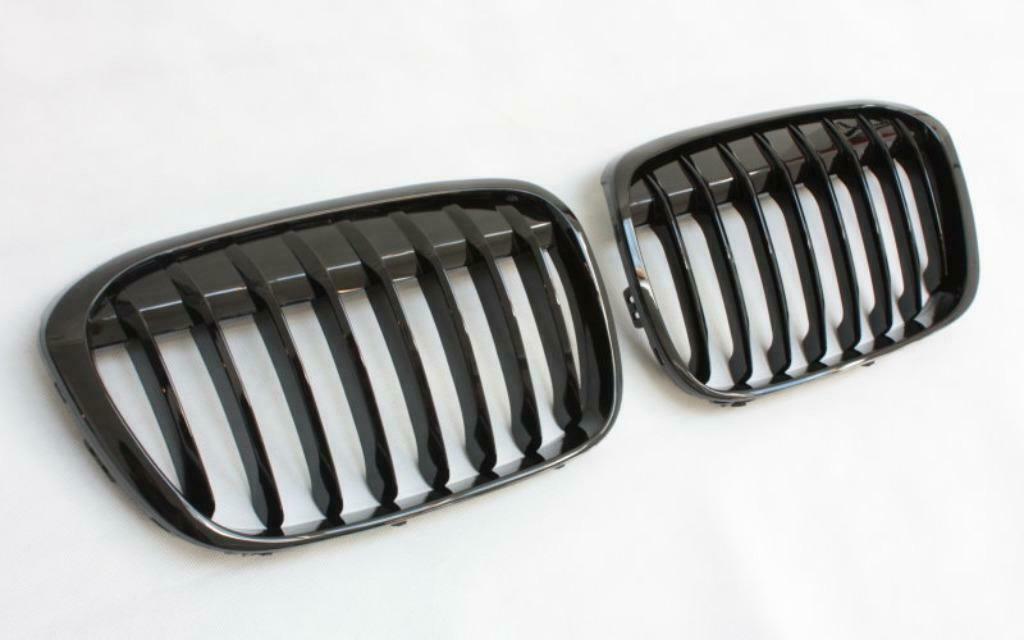 CALANDRES SIMPLE LIGNE NOIR BRILLANT POUR BMW X1 F48, Enlèvement ou Envoi