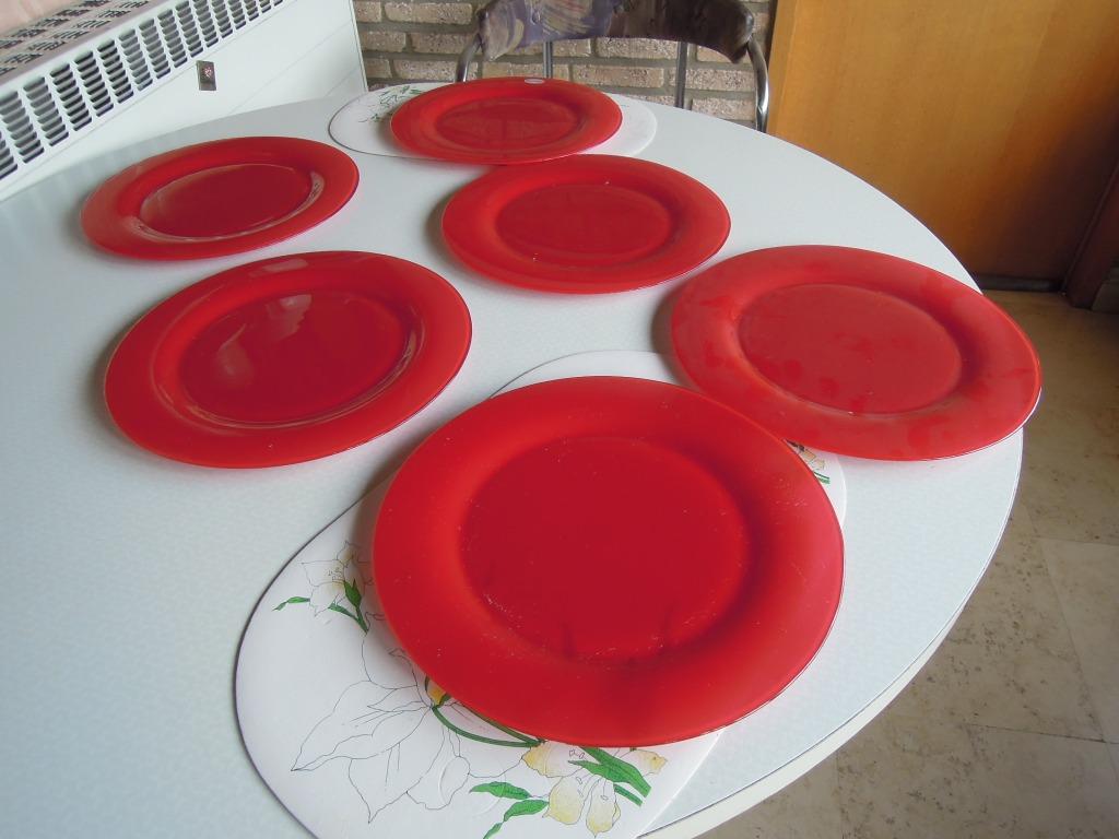 rode glazen borden diner onderbord kerstdiner Clou & Classic, Ophalen of Verzenden, Zo goed als nieuw, Glas, Bord(en)