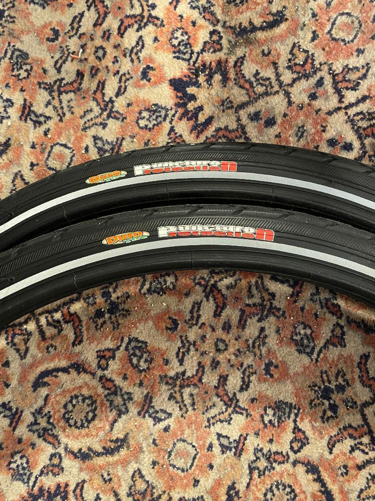 2 pneus de vélo de ville (26 pouces), neufs, Enlèvement, Neuf, Decathlon