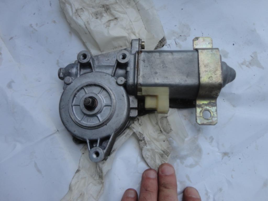 Moteur de lève-vitre droit pour Ferrari Testarossa, Enlèvement ou Envoi, Ferrari, Utilisé, Porte