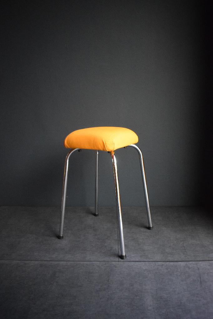 Tabouret Jaune, Neuf, 1 tabouret, 30 à 60 cm, Enlèvement