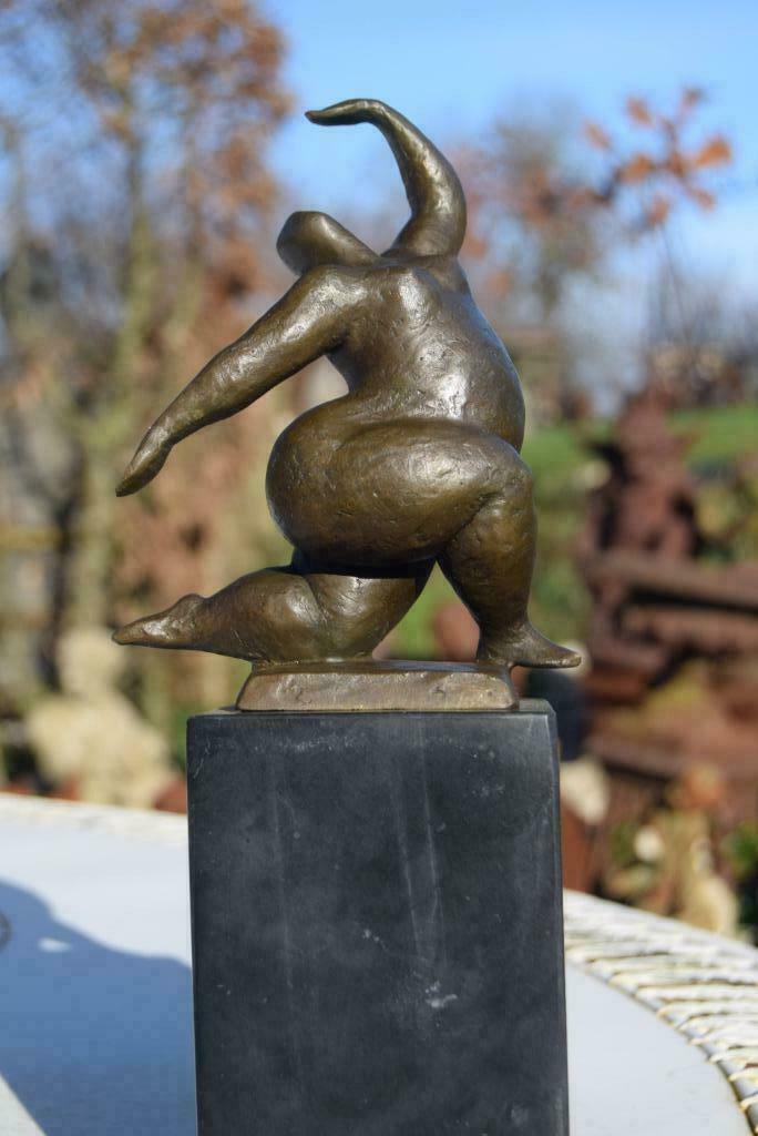 Bronzen beeld gesigneerd op marmeren voet, Antiek en Kunst, Ophalen of Verzenden, Brons