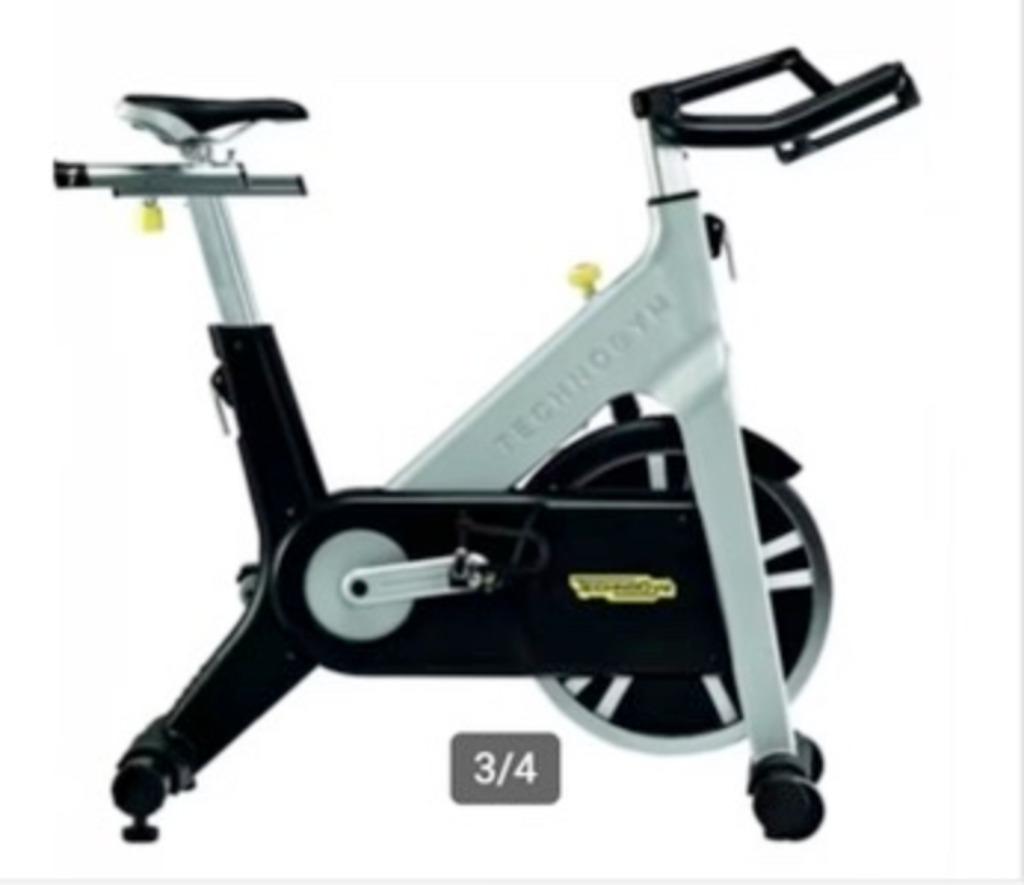 Vélo Technogym, Vélo de spinning, Enlèvement ou Envoi, Comme neuf, Métal