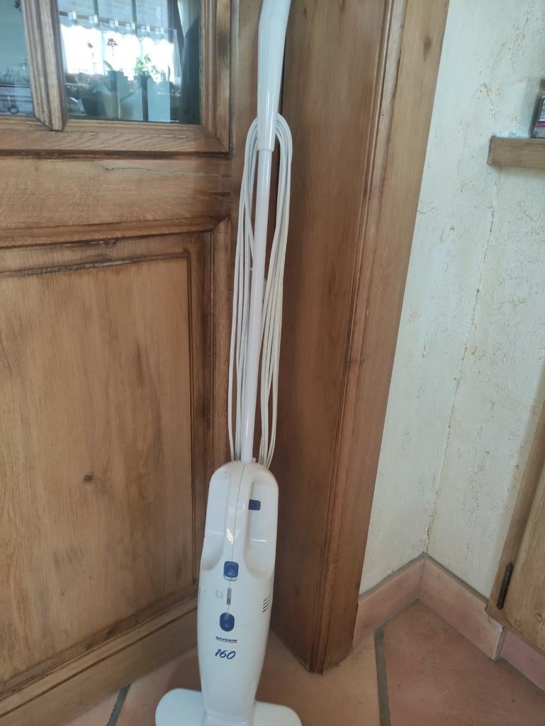 Aspirateur à main Severin blanc, Enlèvement, Utilisé, Moins de 1 200 watts